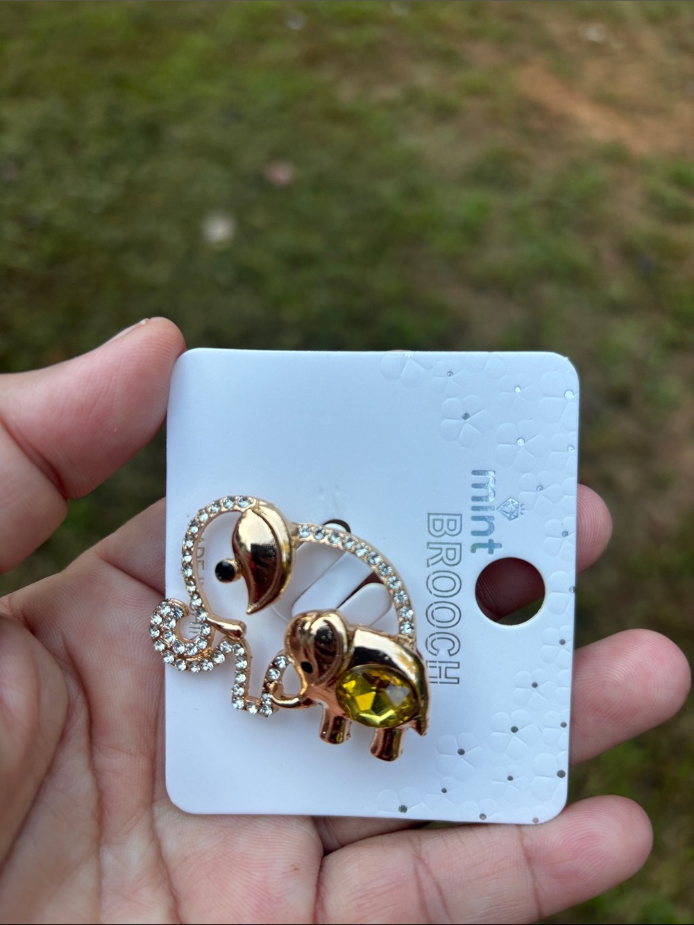 Mint Gold-Tone Elephant Duo Brooch with Yellow Gem